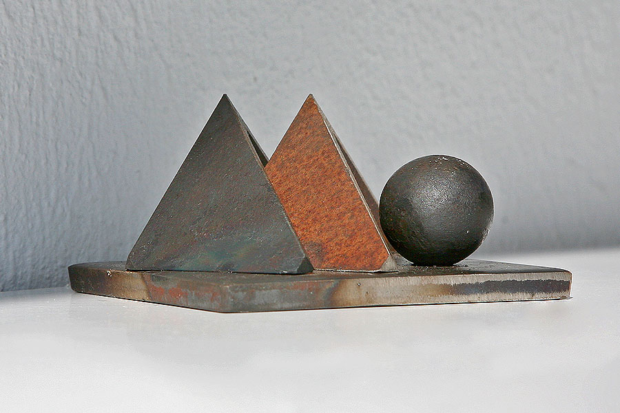 Ball and Triangles (Μπίλια και Τρίγωνα) - Iron Works (Σιδήρου Έργα)
